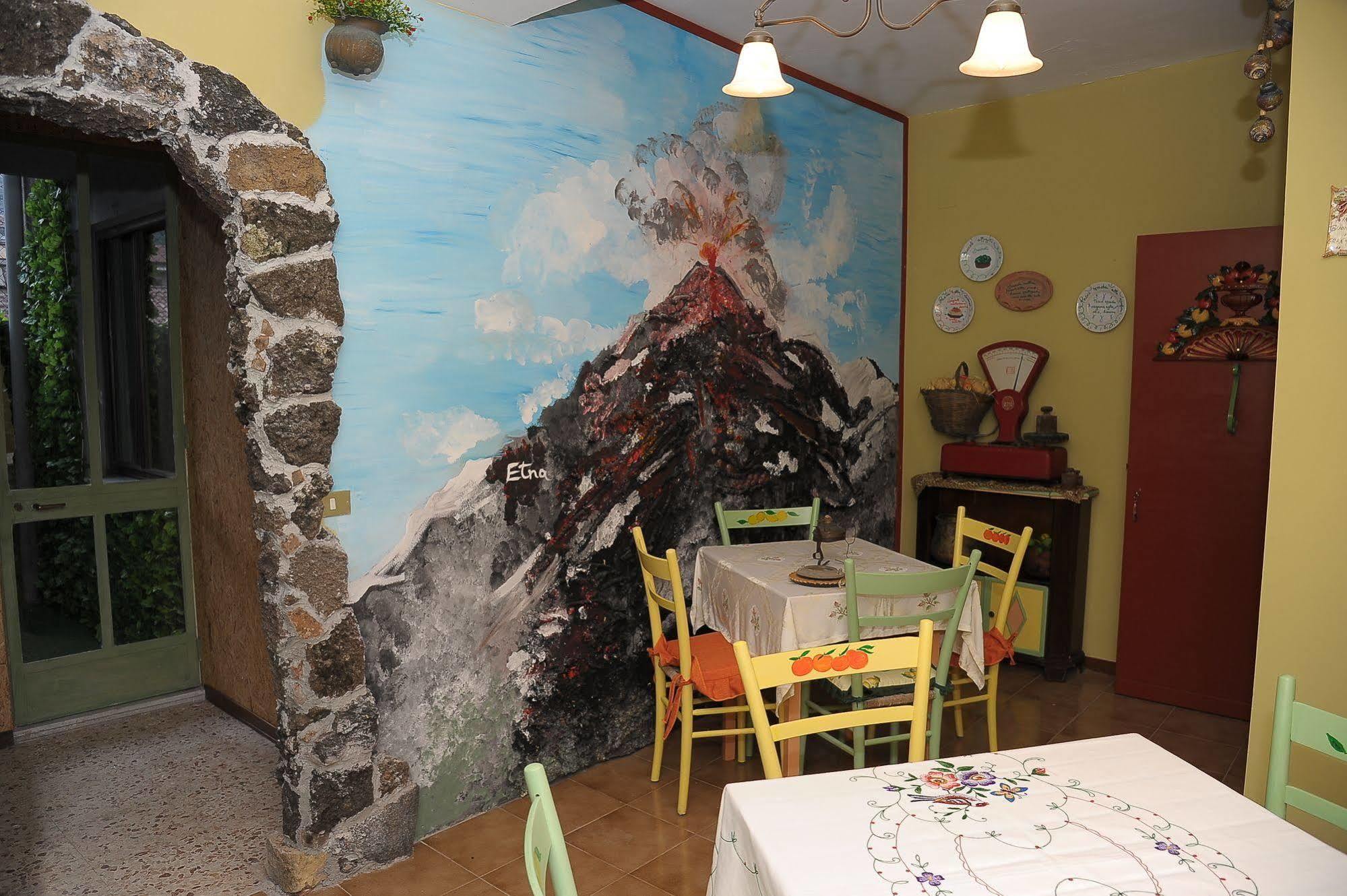 Sicilia In Miniatura "L'Atelier Dell'Etna" Bed & Breakfast Zafferana Etnea Luaran gambar